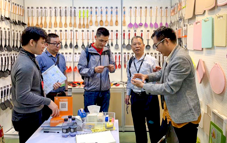 领导拜访企业2.jpg 领导拜访企业2.jpg