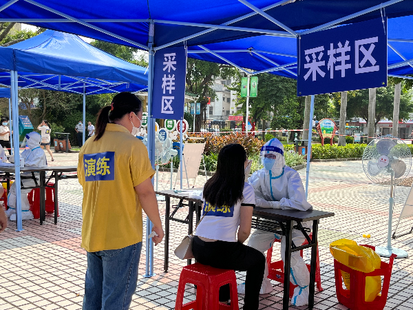 8.现场核酸采样 (2).jpg