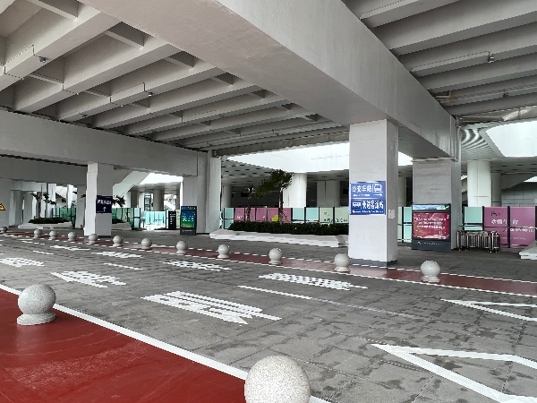 重点在站内人流较多位置增设显眼指引标识 (1).jpg