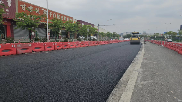 施工图片 沥青施工.jpg